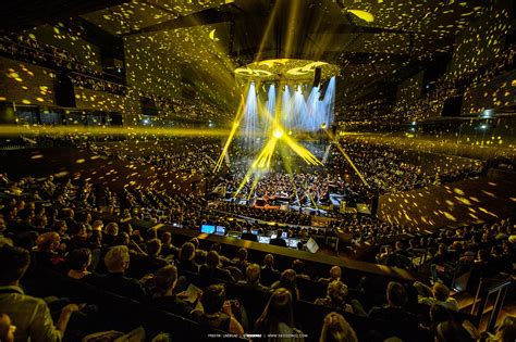 Veeru Khanin Helsingin Konsertti: Kun Bollywood Tanssahtaa Pohjoismaihin!